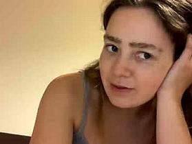 chloe_lovesit Cam