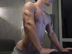 elliot_muscle04 Cam