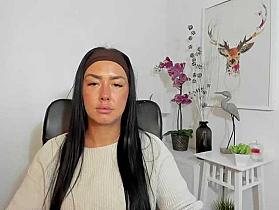 LauraCharm Cam