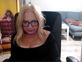 BlondeSofia Cam