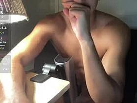 brokehungcollegeguy Cam