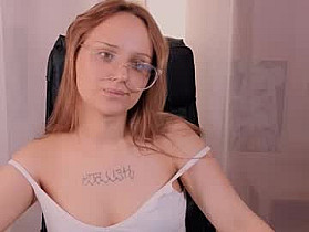 ashley_puppet Cam